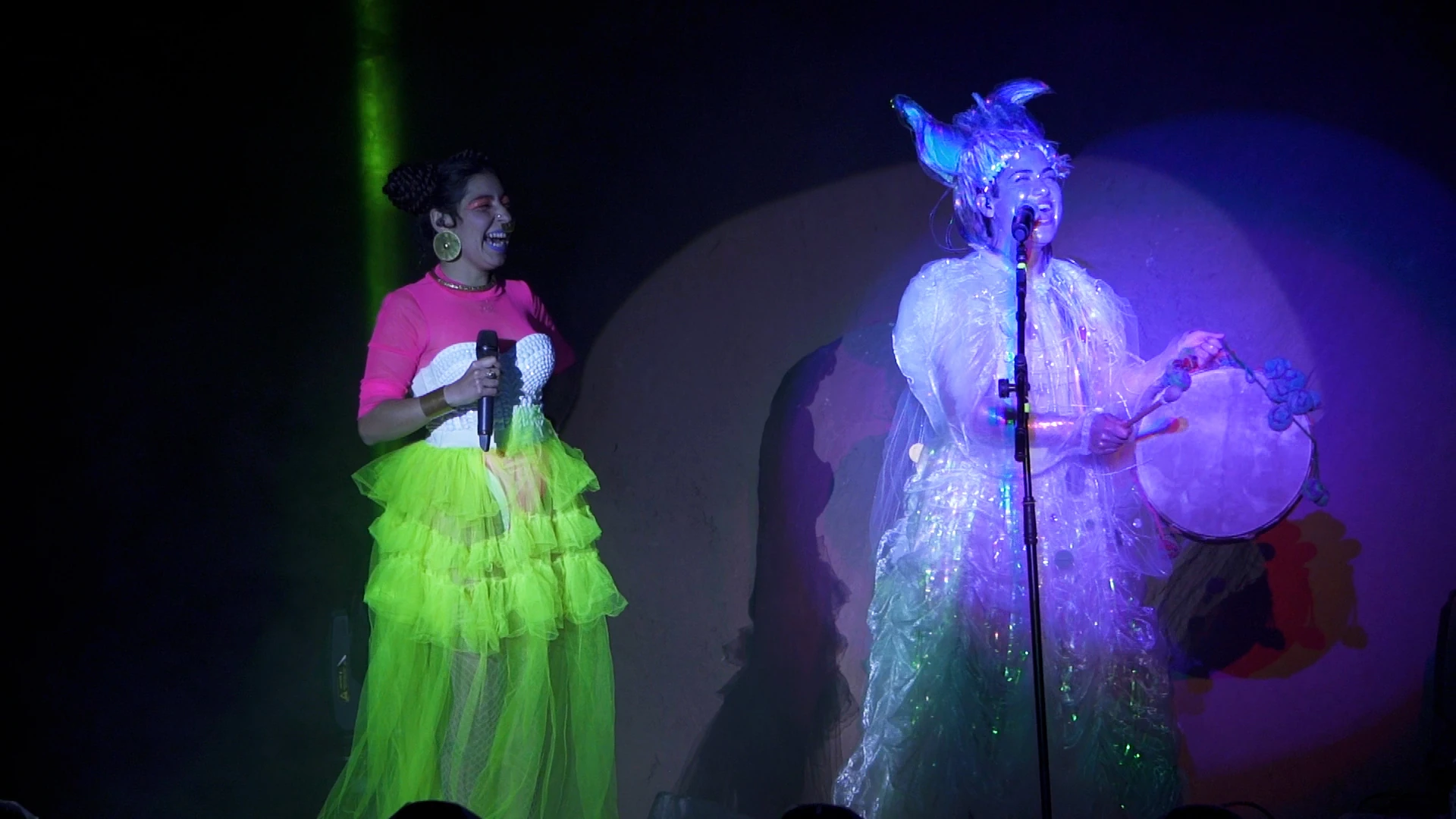Rocio Manzur con los reflectores